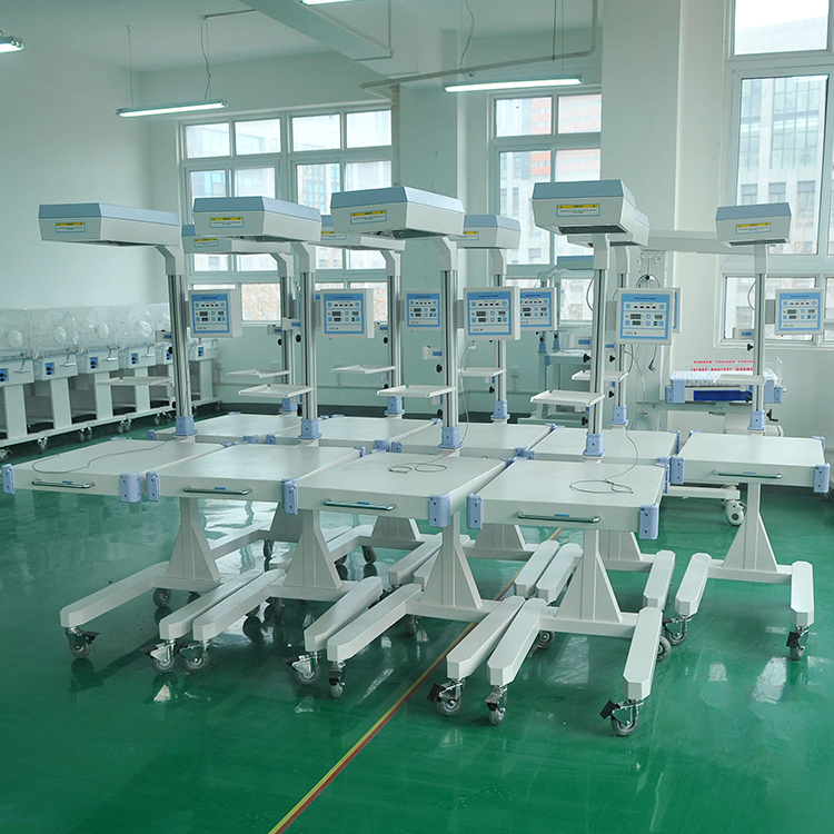 Incubadora radiante para bebés prematuros de emergencia en la UCI del hospital
